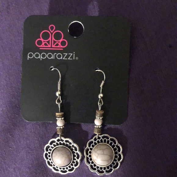 Assorted Paparazzi Jewelry Lot - Picture 2 of 5